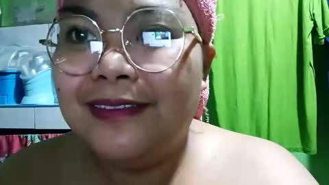 _hershey003 online show from October 15, 2025, 1:44 pm