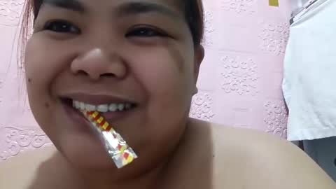 _hershey003 online show from October 31, 2025, 5:36 pm