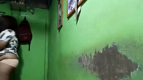 _hershey003 online show from November 17, 2025, 1:28 pm