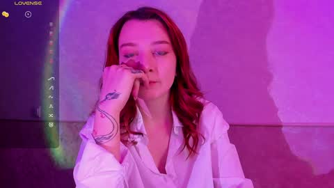 _hey_scarlett_ online show from December 3, 2024, 4:58 am