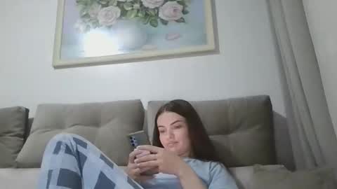 Criss4u online show from April 8, 2026, 6:52 pm