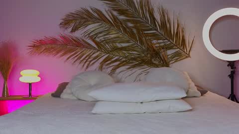 Snapshot of _ho11y_ chatting on December 22, 2024, 5:56 am Holly online show from December 22, 2024, 5:56 am