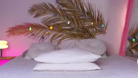 Snapshot of _ho11y_ chatting on February 26, 2025, 7:31 am Holly online show from February 26, 2025, 7:31 am