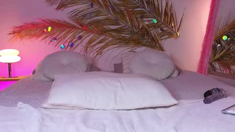 Snapshot of _ho11y_ chatting on March 1, 2025, 9:51 am Holly online show from March 1, 2025, 9:51 am