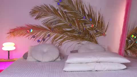 Snapshot of _ho11y_ chatting on March 2, 2025, 6:59 am Holly online show from March 2, 2025, 6:59 am