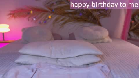 Snapshot of _ho11y_ chatting on March 8, 2025, 10:32 am Holly online show from March 8, 2025, 10:32 am