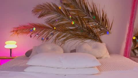 Snapshot of _ho11y_ chatting on March 12, 2025, 7:24 am Holly online show from March 12, 2025, 7:24 am