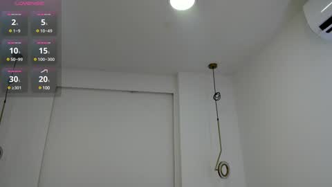 Snapshot of _huge_boobs_ebony chatting on December 28, 2024, 7:22 pm Darlis online show from December 28, 2024, 7:22 pm