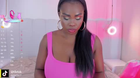 Snapshot of _huge_boobs_ebony chatting on September 15, 2025, 7:36 pm Darlis online show from September 15, 2025, 7:36 pm