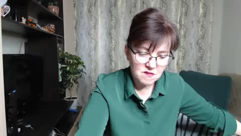 Snapshot of _illusion_ chatting on October 8, 2025, 5:05 am Illusion online show from October 8, 2025, 5:05 am