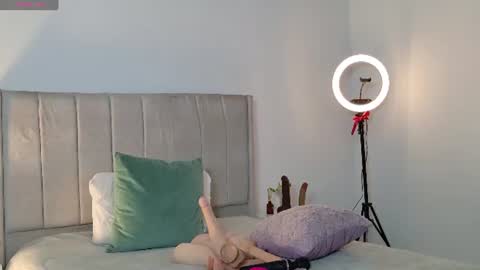 Megan online show from July 7, 2026, 4:15 am