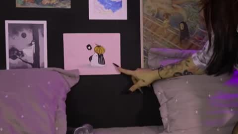 Irene    online show from November 28, 2025, 4:48 am