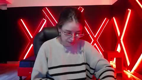 Isa online show from November 26, 2025, 3:57 pm