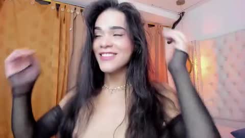 Snapshot of _isalittlestar_ chatting on July 7, 2026, 3:42 am ISABELLA online show from July 7, 2026, 3:42 am