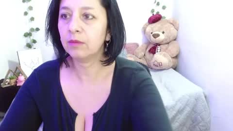 Snapshot of _isis74_ chatting on September 21, 2025, 9:49 pm Camila online show from September 21, 2025, 9:49 pm