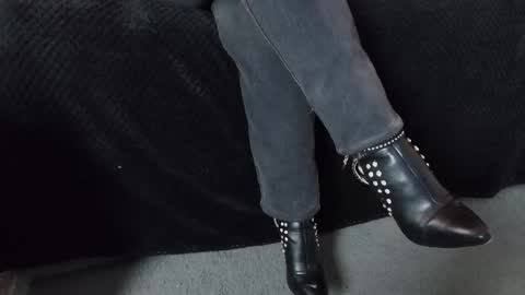 Miss Jade online show from December 3, 2025, 11:52 am