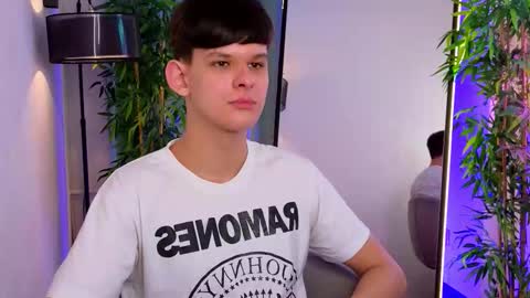 Snapshot of _jamesgray_ chatting on February 4, 2026, 3:29 pm James online show from February 4, 2026, 3:29 pm