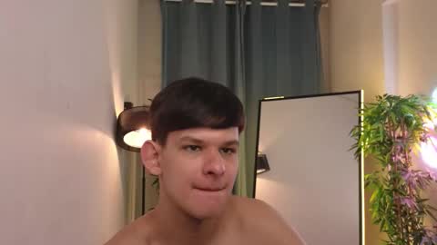 Snapshot of _jamesgray_ chatting on February 11, 2026, 3:17 pm James online show from February 11, 2026, 3:17 pm