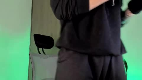 Snapshot of _jamesleandros chatting on February 7, 2026, 11:08 pm jeison online show from February 7, 2026, 11:08 pm