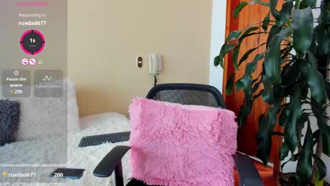 Jeniffer hot online show from December 17, 2024, 5:04 pm