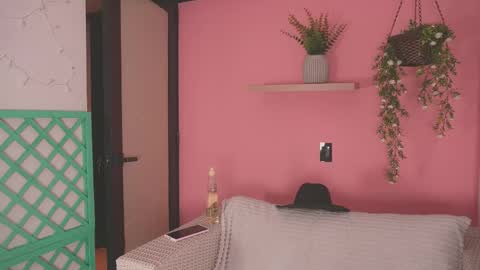 _jessica1 online show from April 15, 2026, 12:12 pm