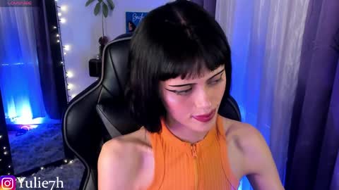 Snapshot of _jessy_moon_ chatting on April 8, 2026, 9:37 pm ... online show from April 8, 2026, 9:37 pm