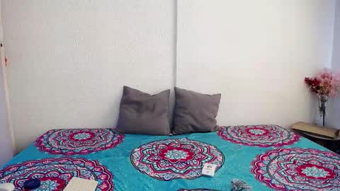 Joanne  Oliver online show from September 19, 2025, 5:13 pm