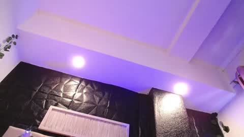 Snapshot of _johana18 chatting on December 9, 2024, 4:47 pm Mia online show from December 9, 2024, 4:47 pm