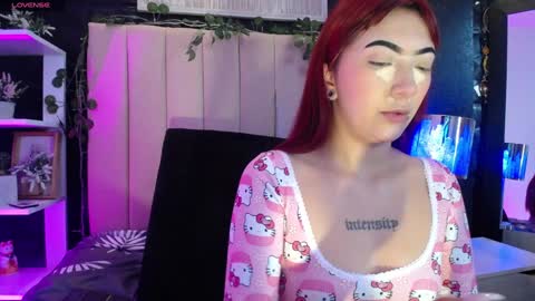 Snapshot of _johana18 chatting on December 17, 2024, 1:49 pm Mia online show from December 17, 2024, 1:49 pm