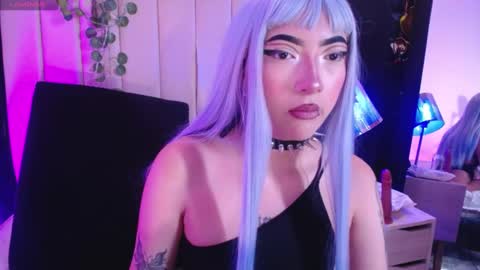 Snapshot of _johana18 chatting on December 20, 2024, 2:05 pm Mia online show from December 20, 2024, 2:05 pm