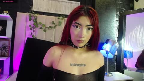 Snapshot of _johana18 chatting on December 21, 2024, 1:42 pm Mia online show from December 21, 2024, 1:42 pm