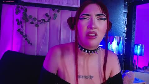 Snapshot of _johana18 chatting on December 21, 2024, 4:46 pm Mia online show from December 21, 2024, 4:46 pm