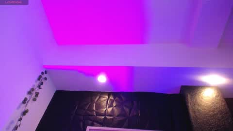 Snapshot of _johana18 chatting on December 24, 2024, 4:51 pm Mia online show from December 24, 2024, 4:51 pm