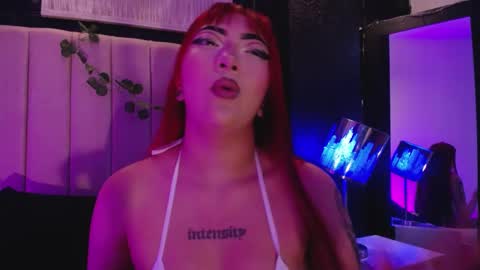 Snapshot of _johana18 chatting on December 27, 2024, 1:50 pm Mia online show from December 27, 2024, 1:50 pm