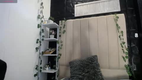 Snapshot of _johana18 chatting on January 29, 2025, 12:45 pm Mia online show from January 29, 2025, 12:45 pm