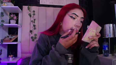 Snapshot of _johana18 chatting on February 5, 2025, 4:58 pm Mia online show from February 5, 2025, 4:58 pm