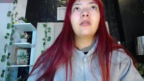 Snapshot of _johana18 chatting on February 10, 2025, 1:01 pm Mia online show from February 10, 2025, 1:01 pm