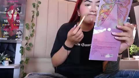 Snapshot of _johana18 chatting on February 24, 2025, 1:21 pm Mia online show from February 24, 2025, 1:21 pm