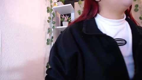 Snapshot of _johana18 chatting on March 6, 2025, 1:03 pm Mia online show from March 6, 2025, 1:03 pm