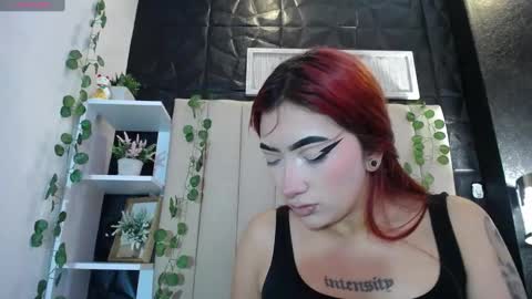 Snapshot of _johana18 chatting on March 7, 2025, 1:51 pm Mia online show from March 7, 2025, 1:51 pm