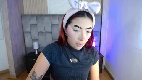 Snapshot of _johana18 chatting on October 21, 2025, 2:18 pm Mia online show from October 21, 2025, 2:18 pm