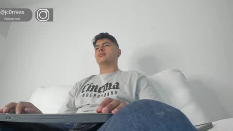 _juanes__ online show from December 2, 2024, 1:57 pm