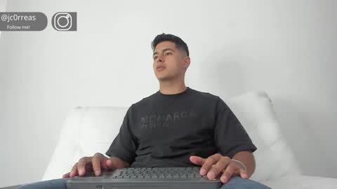 _juanes__ online show from December 15, 2024, 2:59 pm