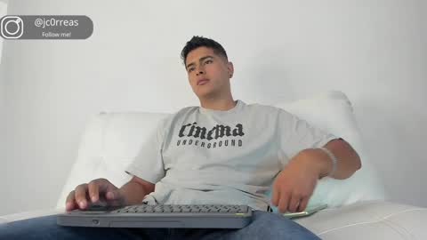 _juanes__ online show from December 16, 2024, 3:11 pm