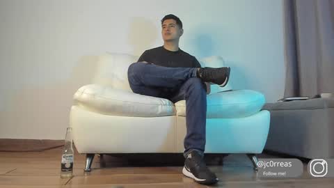 _juanes__ online show from January 12, 2025, 1:32 am