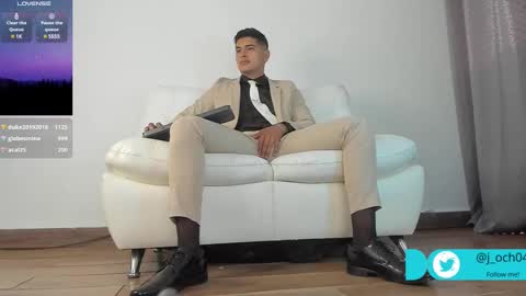 _juanes__ online show from March 4, 2025, 3:37 pm