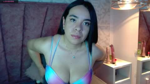 Snapshot of _julietaa chatting on March 12, 2025, 6:44 pm Julieta online show from March 12, 2025, 6:44 pm