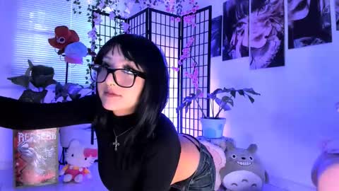 JULIANA online show from November 3, 2025, 3:24 pm