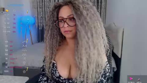 _just_a_queen_3 online show from November 3, 2025, 10:49 am