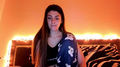 _just_a_simple_girl online show from December 22, 2024, 5:10 pm